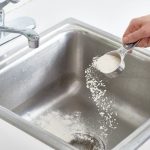 Každý týden to vylévá do kanalizace: už žádné nepříjemné pachy v létě