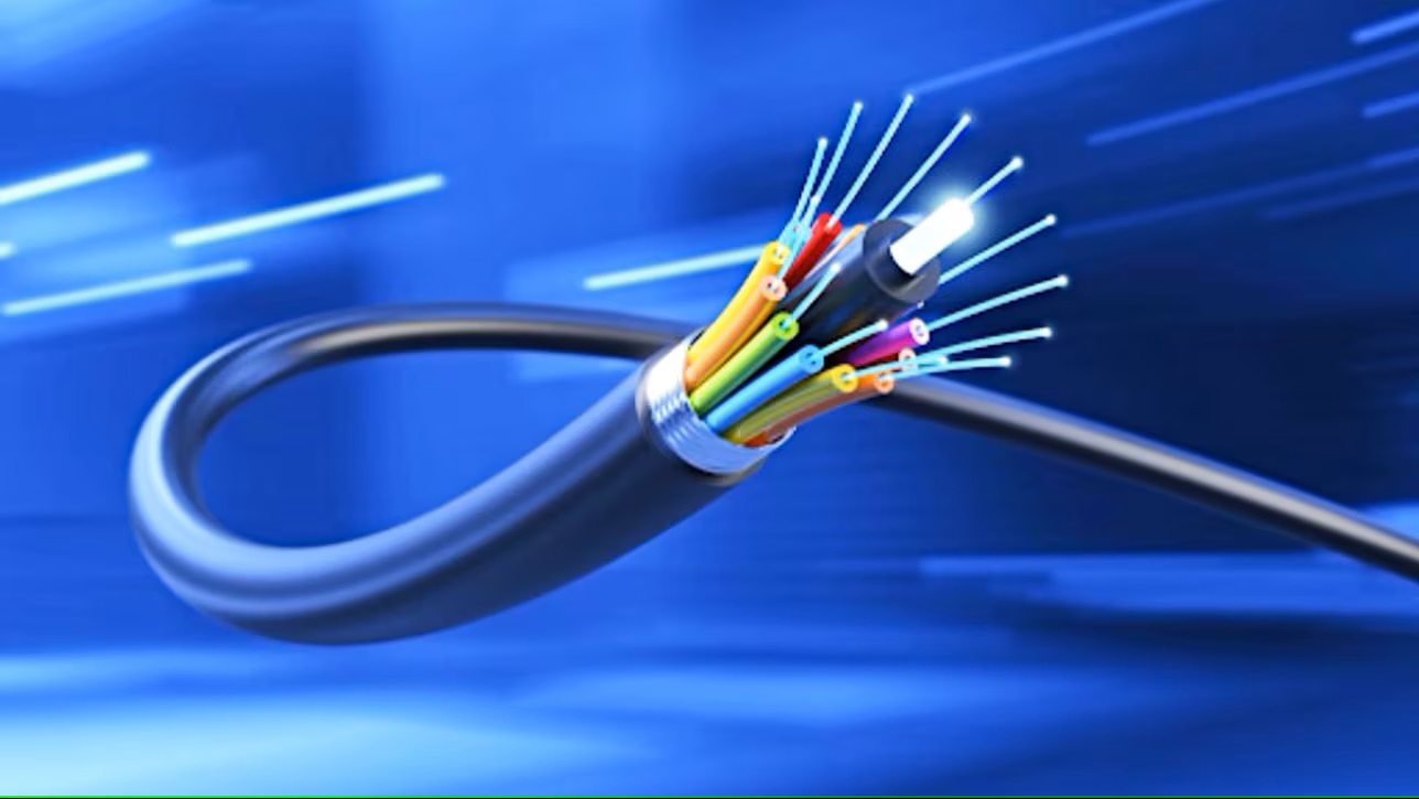 Právě si prohlížíte Nejvyšší rychlost internetu v historii se neměří v gigabajtech ani megabajtech, ale v TB/s, což umožňuje stahovat tisíce GB za méně než sekundu.