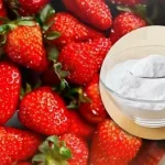 Proč neumýt jahody v cedníku? Tento roztok je zbaví pesticidů