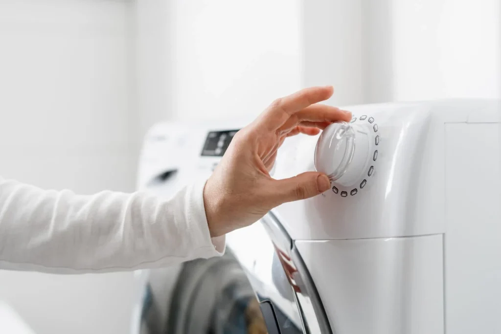 Problém 30 stupňů: proč Češi nechtějí prát energeticky úsporným způsobem