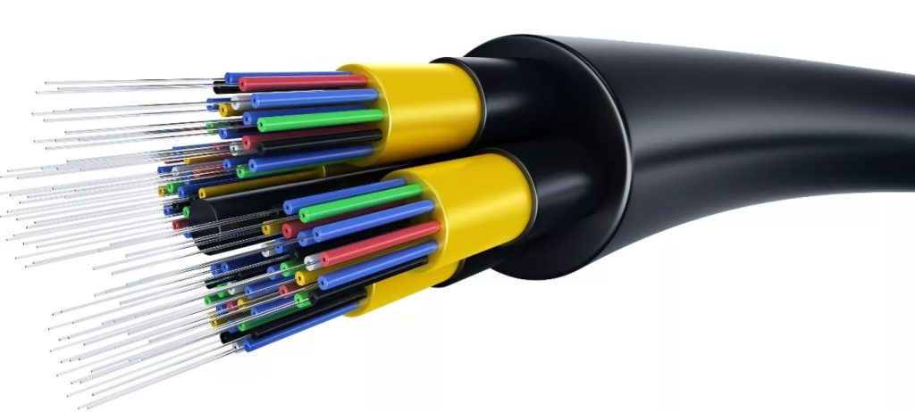 Nejvyšší rychlost internetu v historii se neměří v gigabajtech ani megabajtech, ale v TB/s, což umožňuje stahovat tisíce GB za méně než sekundu.